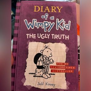 DIARY OF A WIMPY KID THE UGLY TRUTH BOOK⭐️